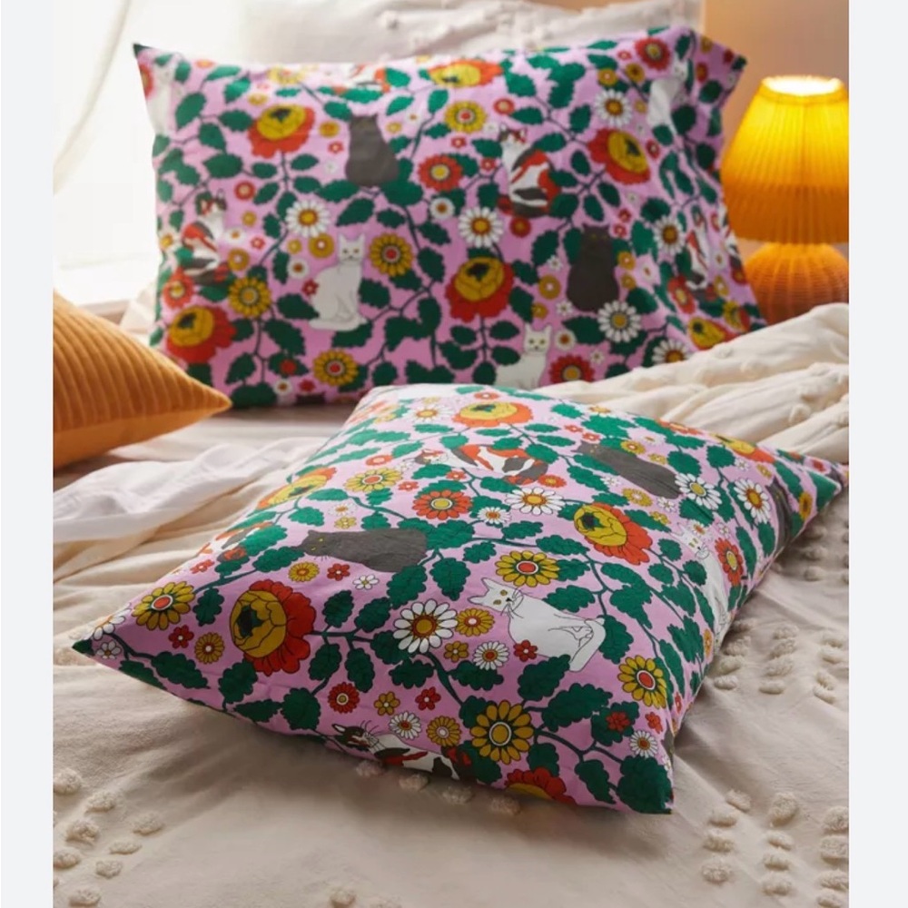 Baggu Daisy Cat Pillowcase super rare. HTF